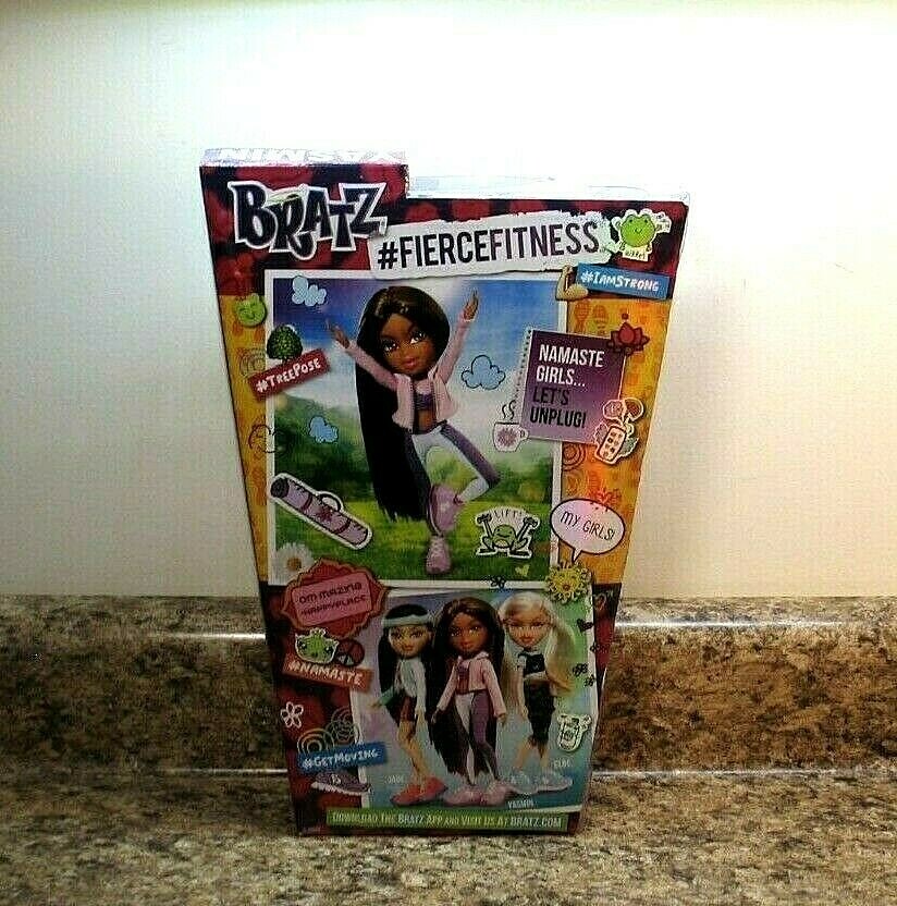 BRATZ #Fiercefitness Yasmin Doll With Accessories Fierce Fitness NEW