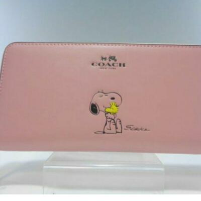 [PEANUTS X HAZZYS]★Pink Leather Snoopy 2-Tier Half Wallet COACH x PEANUTS SNOOPY Leather Zip Wallet Limited Pink