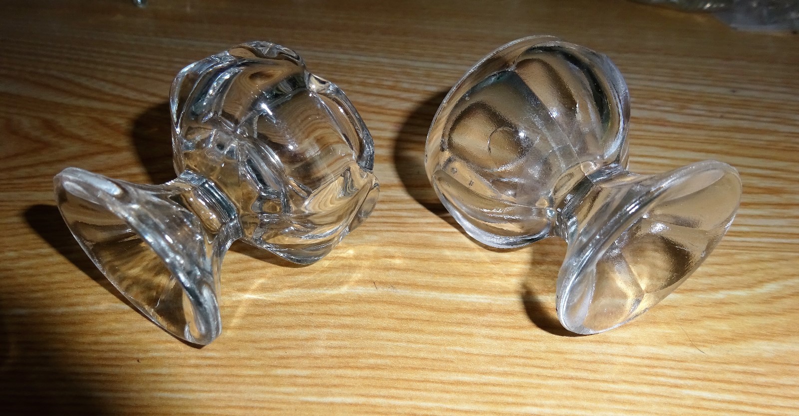 1 set of 2 vintage salt cellar cups. Very Unique and beautiful. 2