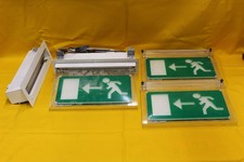 Konvolut Notausgangsschilder Plexiglas Deckenschild Notfall Teils M Beleuchtung Ebay