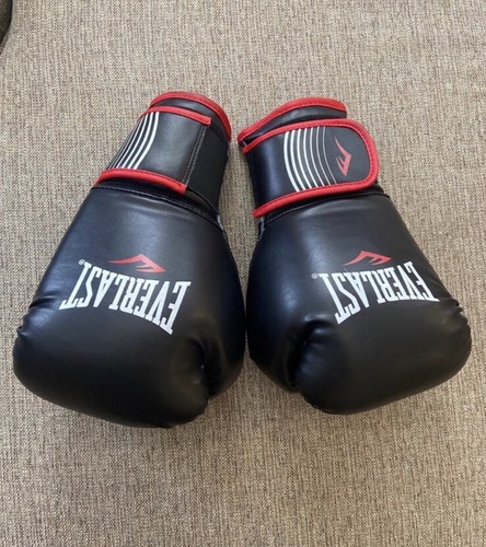 Everlast core training Boxing Gloves 14 oz Red/Black Set Of