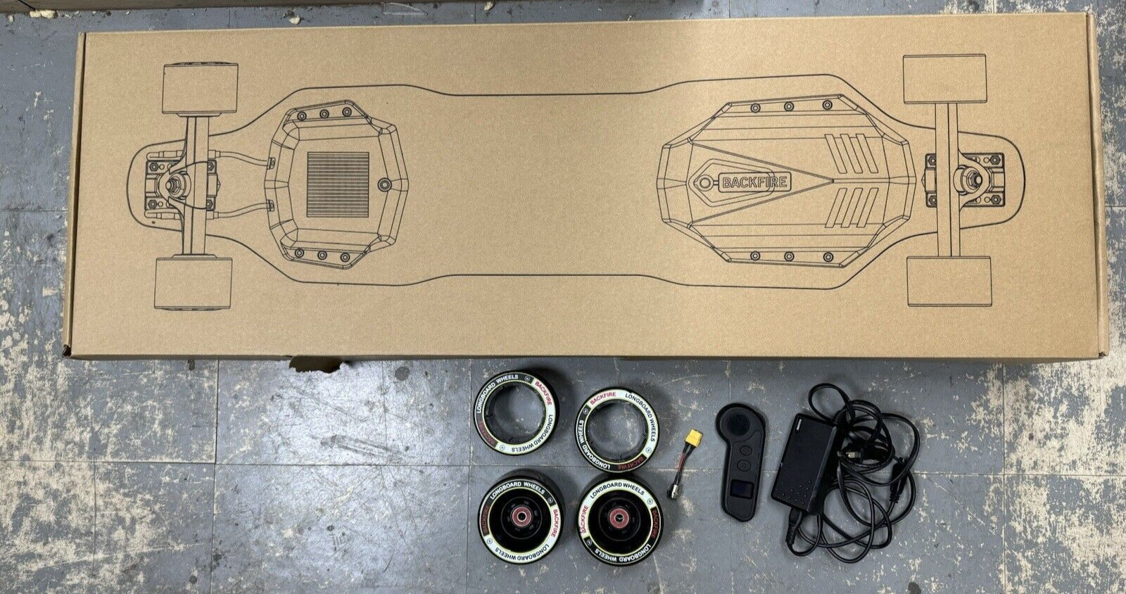 Supreme - 値下げ！電動スケボーbackfire g2telectricskateboard 日本正規品】BACKFIRE G2T （バックファイアー）電動スケボー
