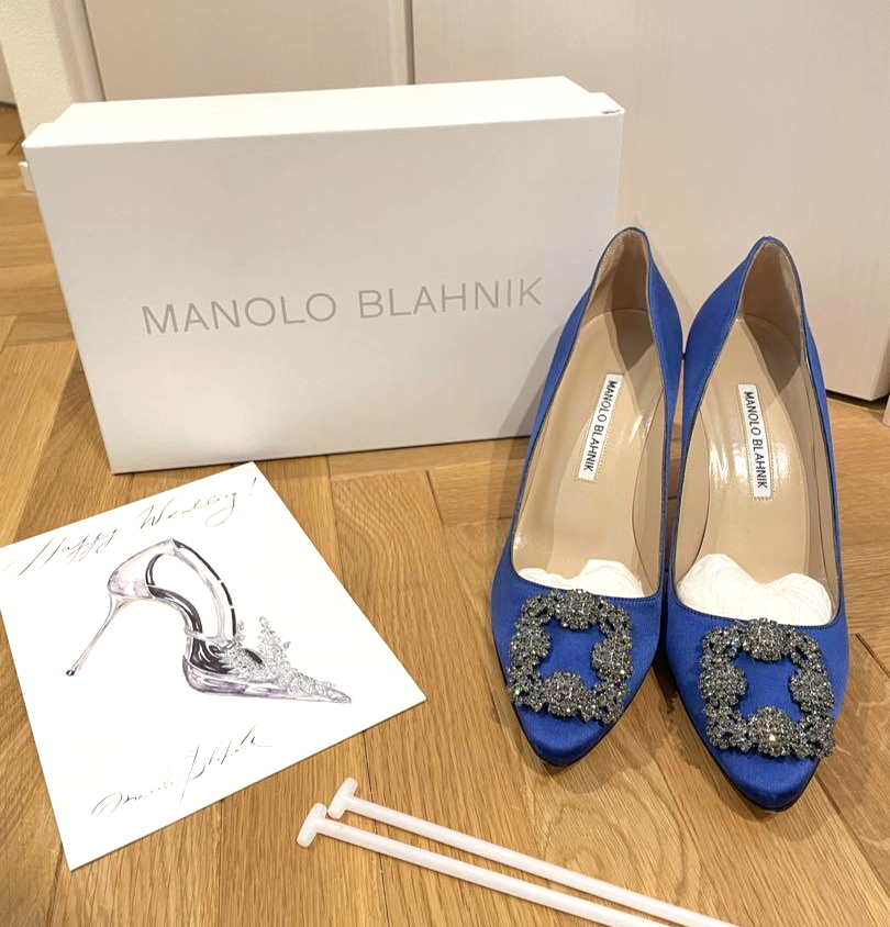 【送料&関税込】Manolo Blahnik Hangisi Pumps HANGISI | Blue Satin Jewel Buckle Pumps | Manolo Blahnik