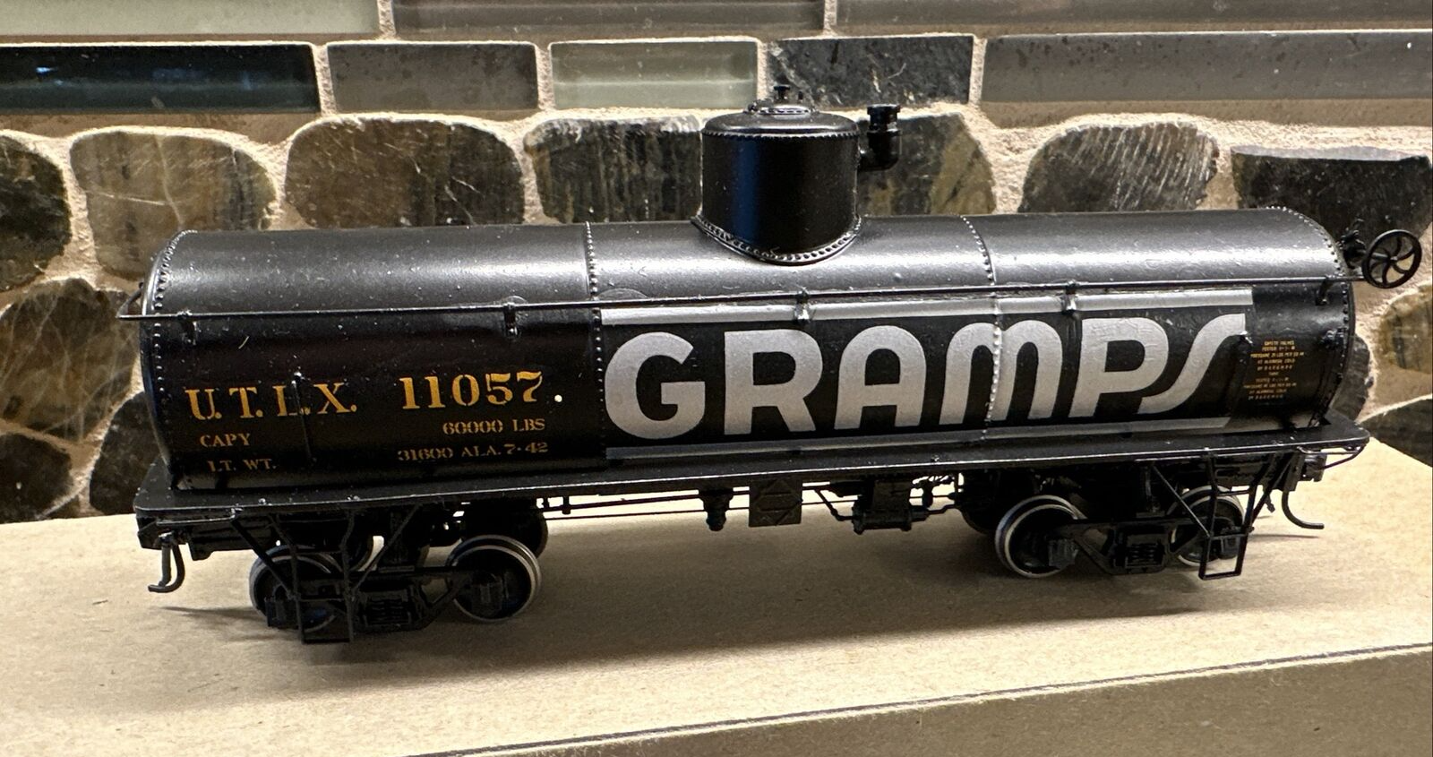 U.T.L.X.　GRAMPS  FRAMELESS TANK CAR　HOn3 Hon3 Brass PSC Frameless Gramps Tank Car, UTLX #58424