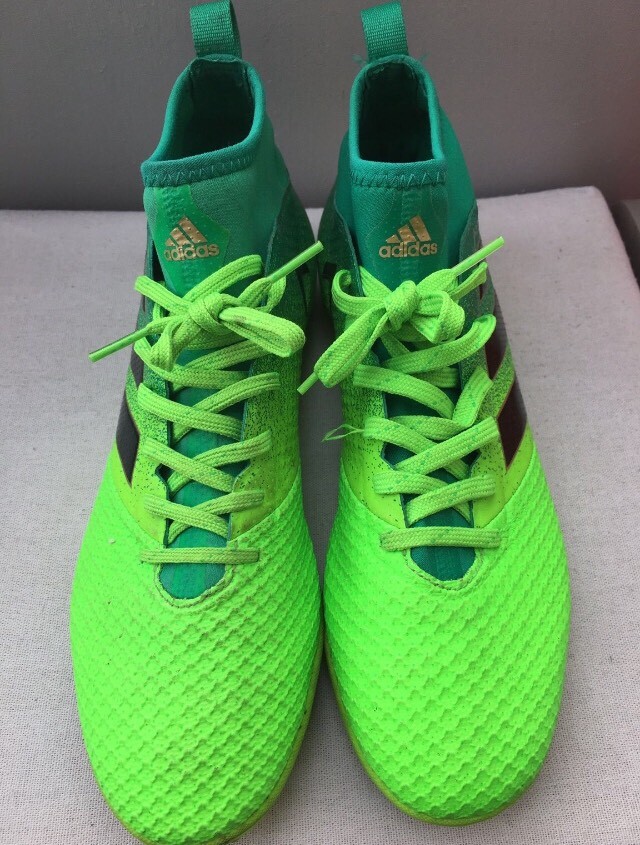 astroturf soccer boots