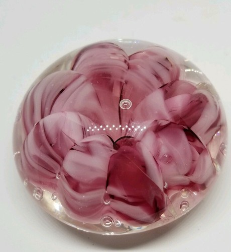 MONTE DUNLAVY STUDIO ART PAPERWEIGHT PINK FLOWER CONTROLLED BUBBLE 3-7/8