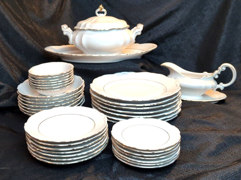 Hertel Jacob Bavaria Germany Margaret NG 39 Piece Set Serve