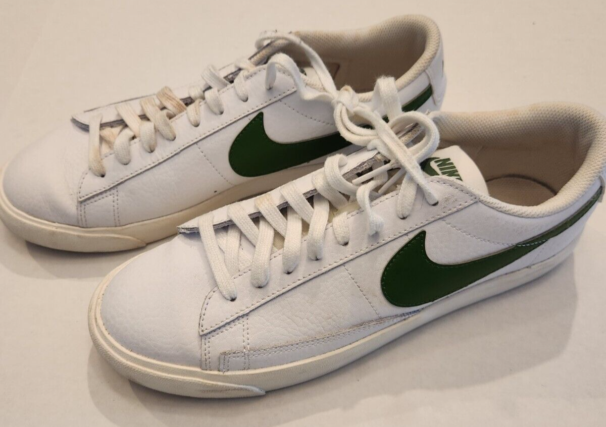 Nike C16377-108 Blazer Low Top Pine Green & White size 9 Nike C16377-108 Blazer Low Top Pine Green & White size 9