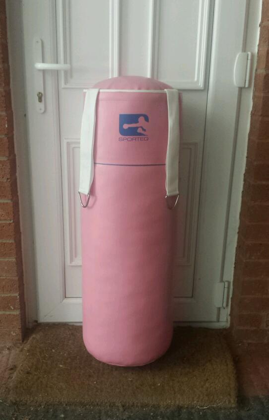 Pink punch bag heavy in St Helens, Merseyside Gumtree