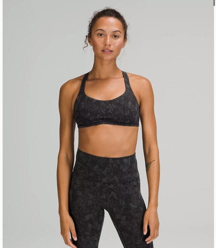 lululemon 新品スーパーソフトブラ Lululemon Super-Soft Adjustable Front-Wrap Bra *Light