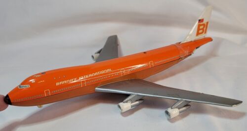 Schuco 1025 BRANIFF INTERNATIONAL Airlines Boeing 747 Orange Airplane Germany
