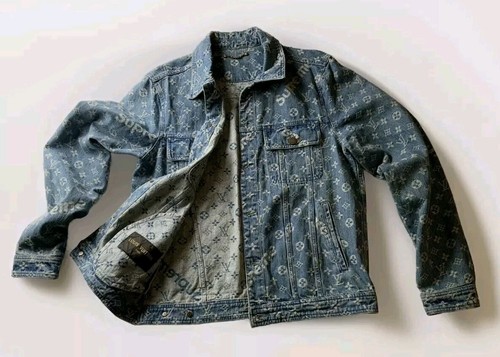 [即完売品] Supreme Denim Jacket Mサイズ Supreme Inset Logo Denim Trucker Jacket (SS22) - $278