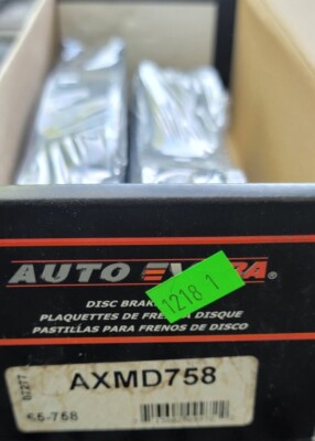 Disc Brake Pad Set-Pads Auto Extra AXMD758