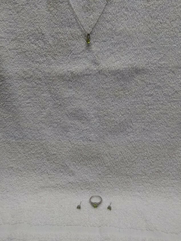 925 sterling silver Peridot jewelry set,necklace,stud ear rings,& ring size 
