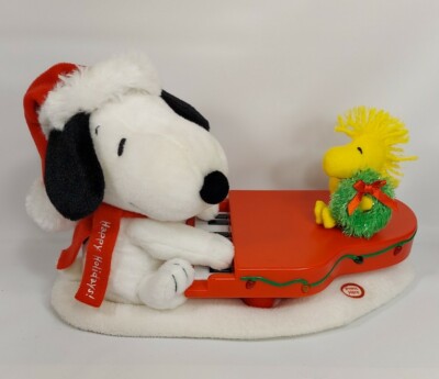 Figurines Playing Piano Vatican