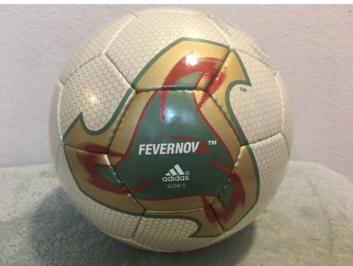 2002年W杯公式試合球　 adidas FEVERNOVA 5号球 ADIDAS FEVERNOVA - OFFICIAL MATCH BALL - OF THE FIFA WORLD