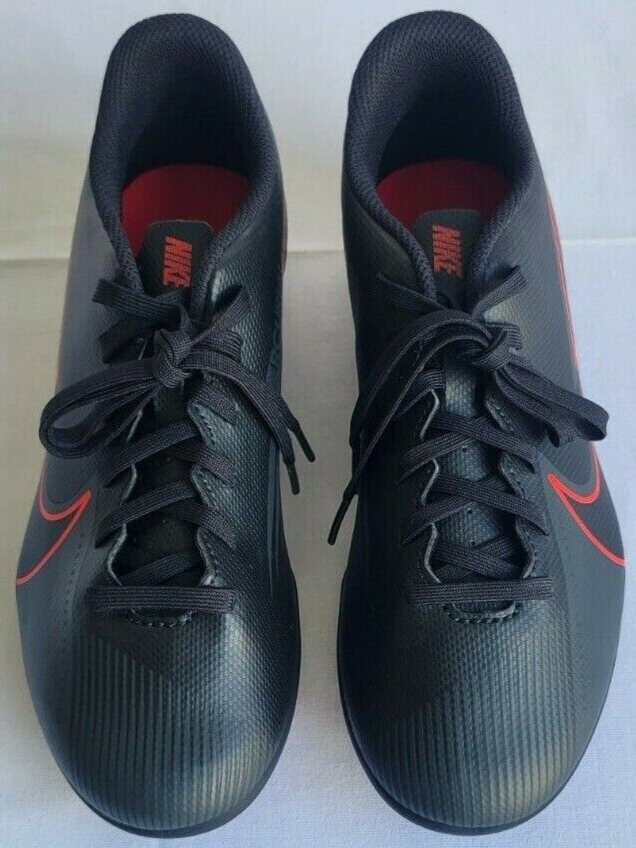 Youth Size 6Y Black Red Nike Mercurial Vapor 13 Club FG Soccer Cleats AT8161-060