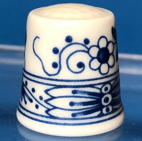 Vintage Thimble White Blue Onion Porcelain Hutschenreuther Germany