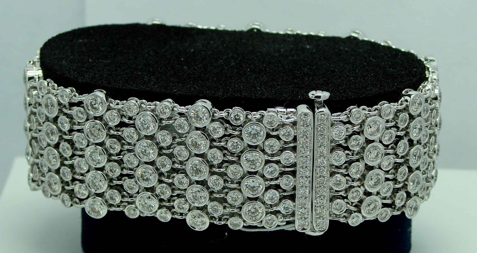 16.01 CARAT DIAMOND BRACELET