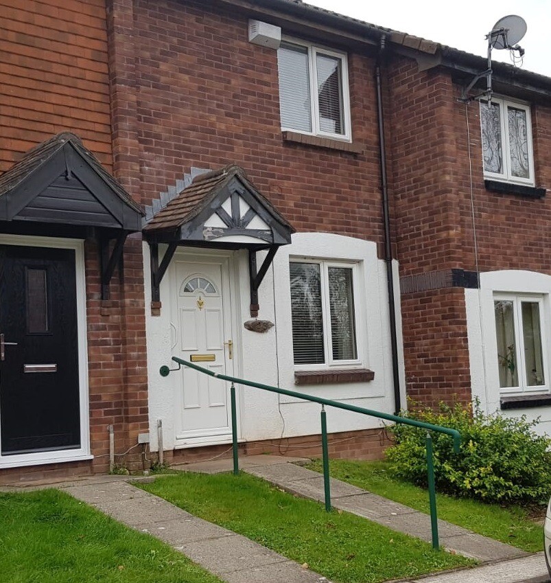 2 Double Beds Thornhill Cardiff mid terrace available mid november in