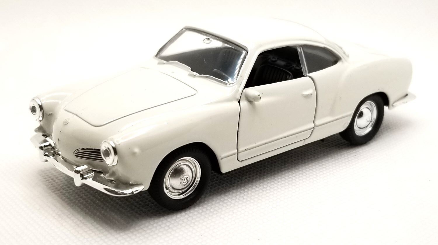 ミニカー VW KARMANN GHIA COUPE 1/24 MINICHAMPS VW KARMANN GHIA COUPE 1/24 MINICHAMPSの通販 by Nockey's shop