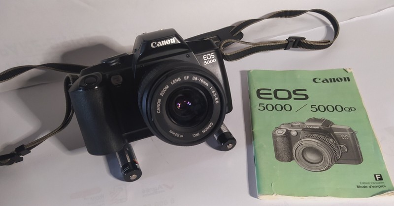 Appareil Photo Canon Eos 5000 Avec Mode D'Emploi Et Sacoche