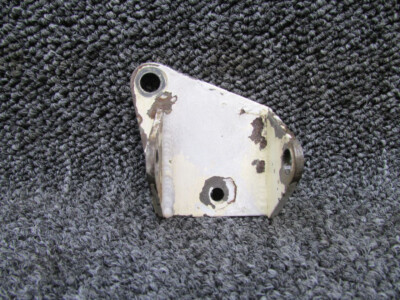 シュトラ　01 1243425-1 Cessna Shimmy Dampener Bracket | eBay