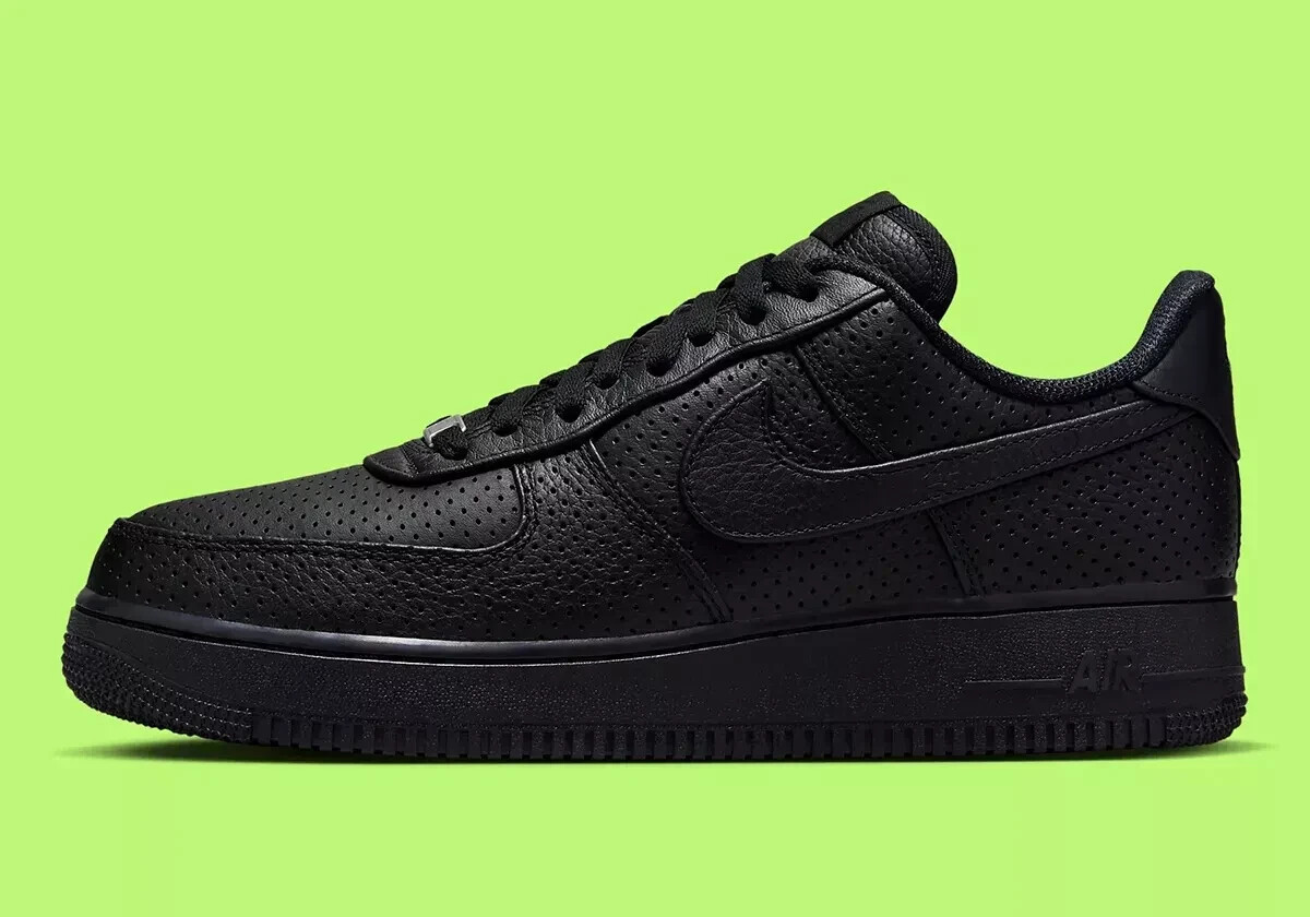 Мужские кроссовки Nike Air Force 1 Low SP Triple с перфорацией черного цвета HF8189-001, размер