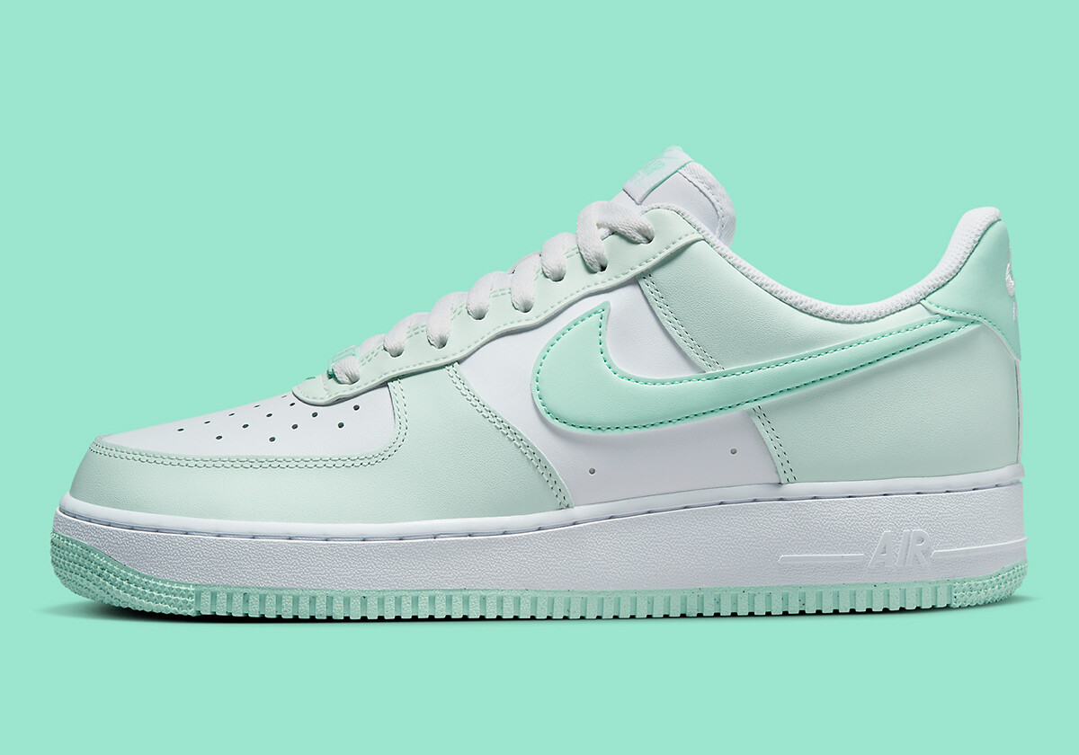 Nike Air Force 1 07 Low Barely Green Mint Foam White FZ4123-394 sz 14 Mens