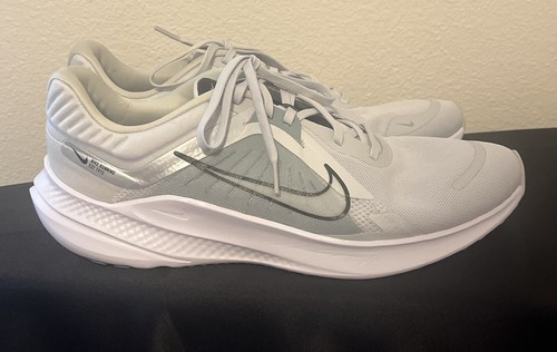 【新品未使用】NIKE QUEST5 28㎝ s-l400.jpg