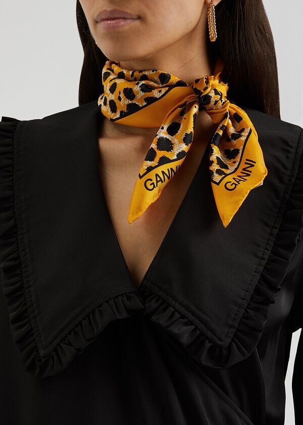 スカーフ GANNI Woman Scarf Black A3905 099 楽天市場】GANNI ガニー マフラー Fringed Wool Scarf A3905