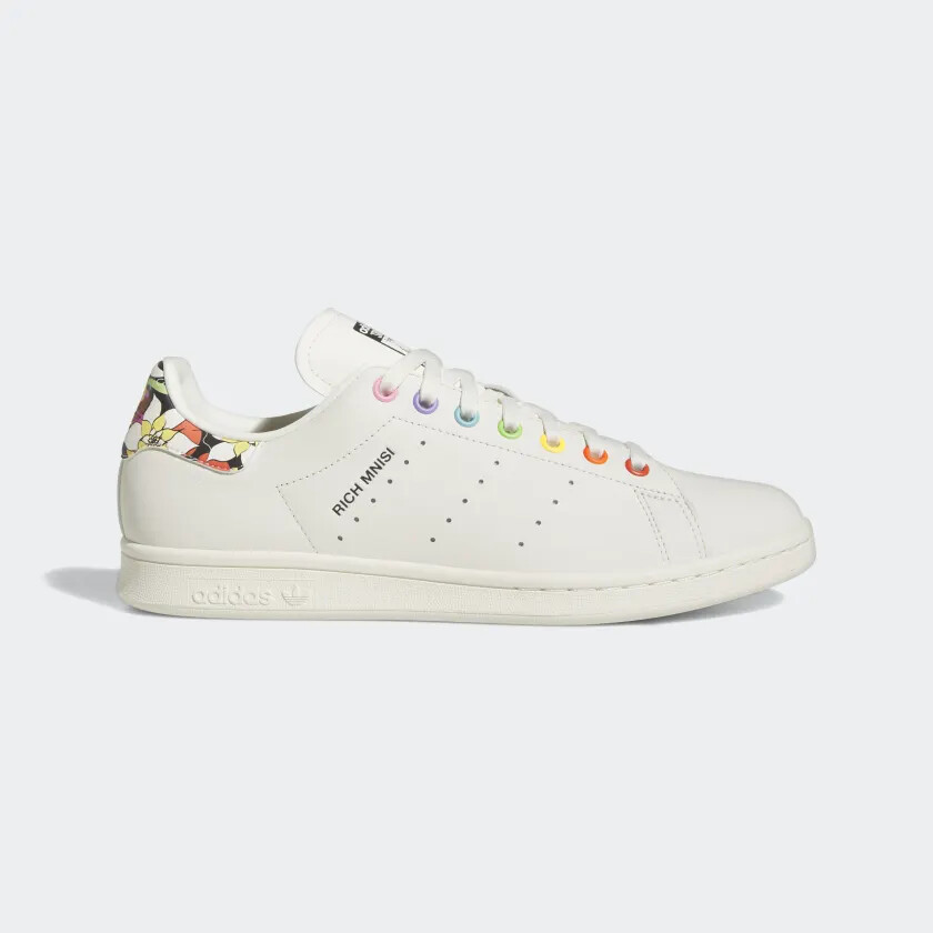 

Мужские кроссовки adidas STAN SMITH PRIDE RM SHOES Rich Mnisi Off White / Core Black ID7494, Белый, adidas Stan Smith