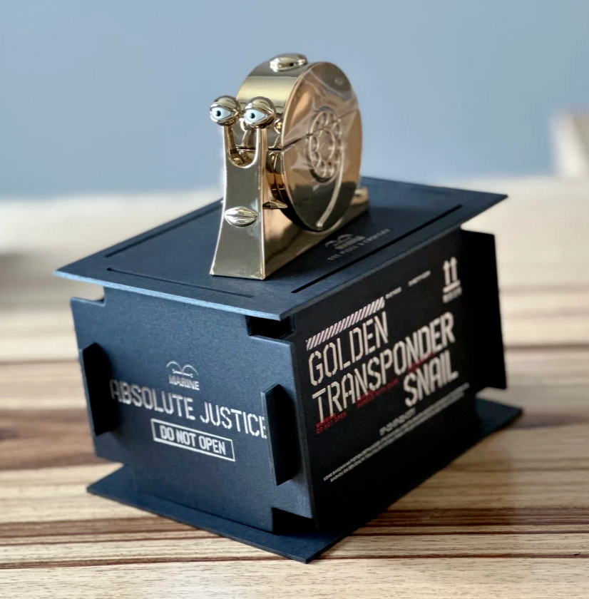 CASETiFY One Piece Golden Transponder Snail 3D AirPods Pro