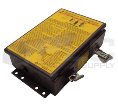 STI LCC-FB-AC1-U LIGHT CURTAIN CONTROLLER, 70027-1000 *READ*