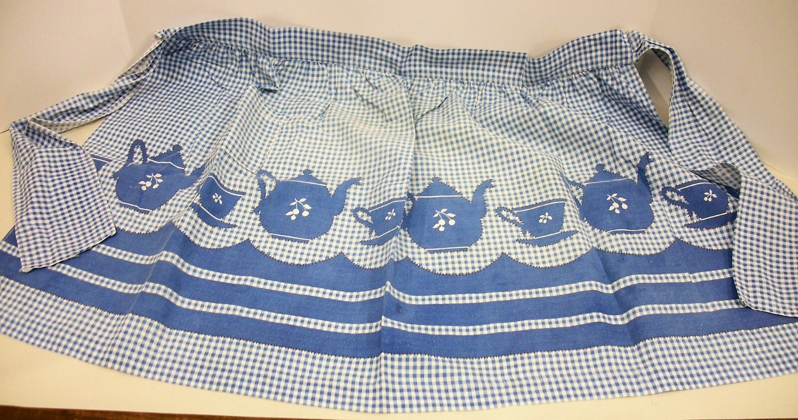 Vintage Half Apron - Blue White Gingham Check - Teapots with Cherries