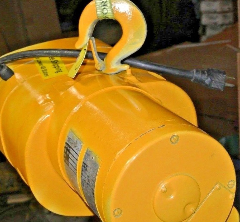 Budgit Chain Hoist 250lbs Capacity  !0