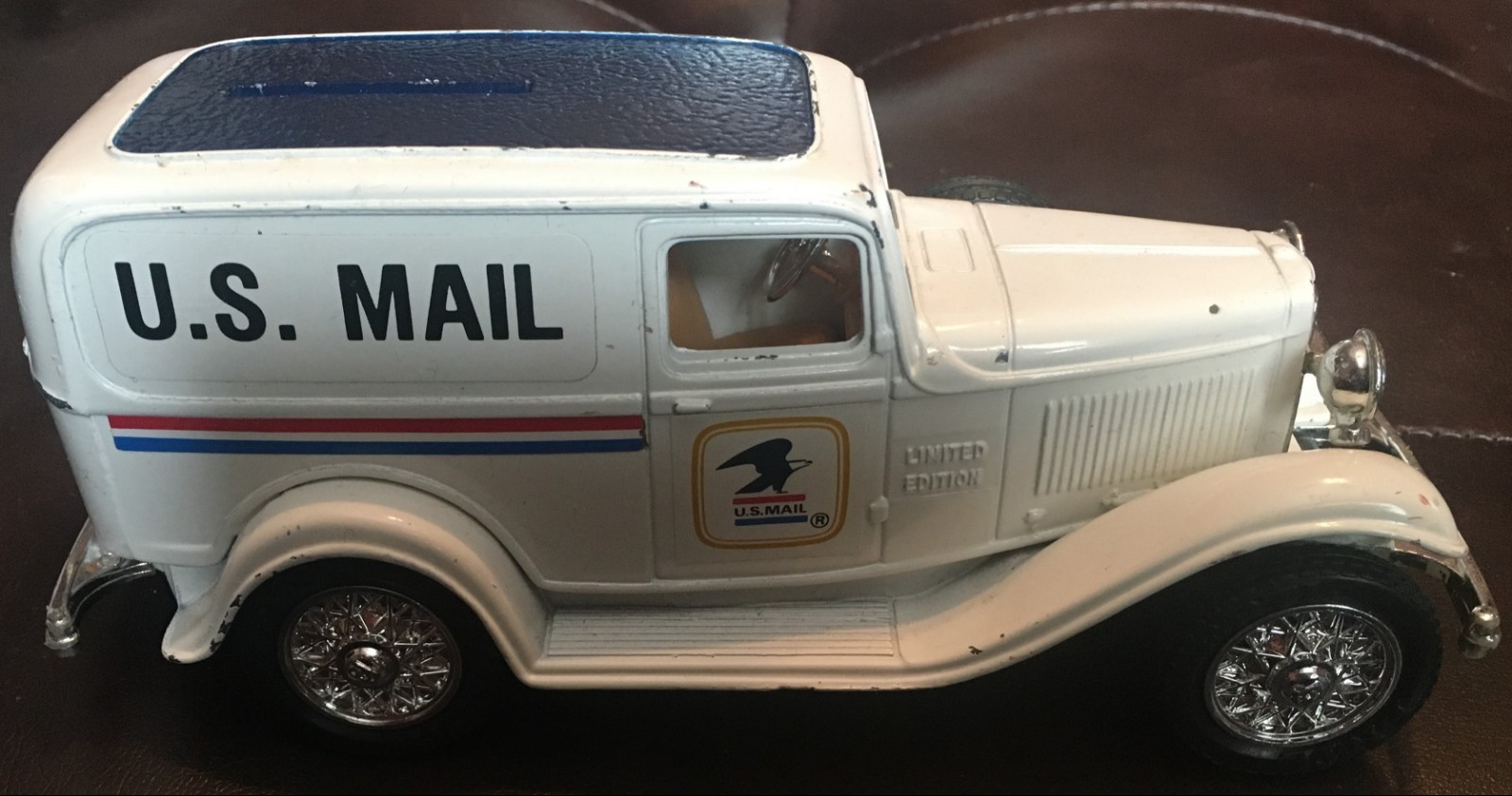 The Ertl Co. 1932 Ford USPS Delivery Panel Truck 1/25 Scale Coin Bank