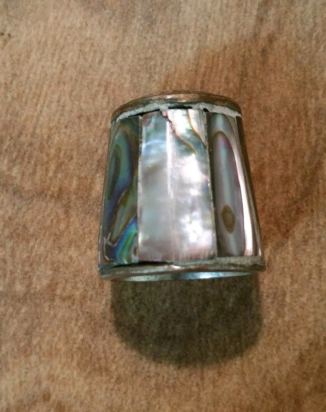 Collectible Tijuana Mexico Silver Tone Mother of Pearl Inlay Thimble