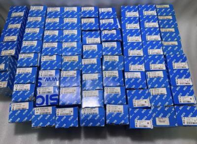NEW SICK WT18-3P610 Photoelectric sensor WT183P610