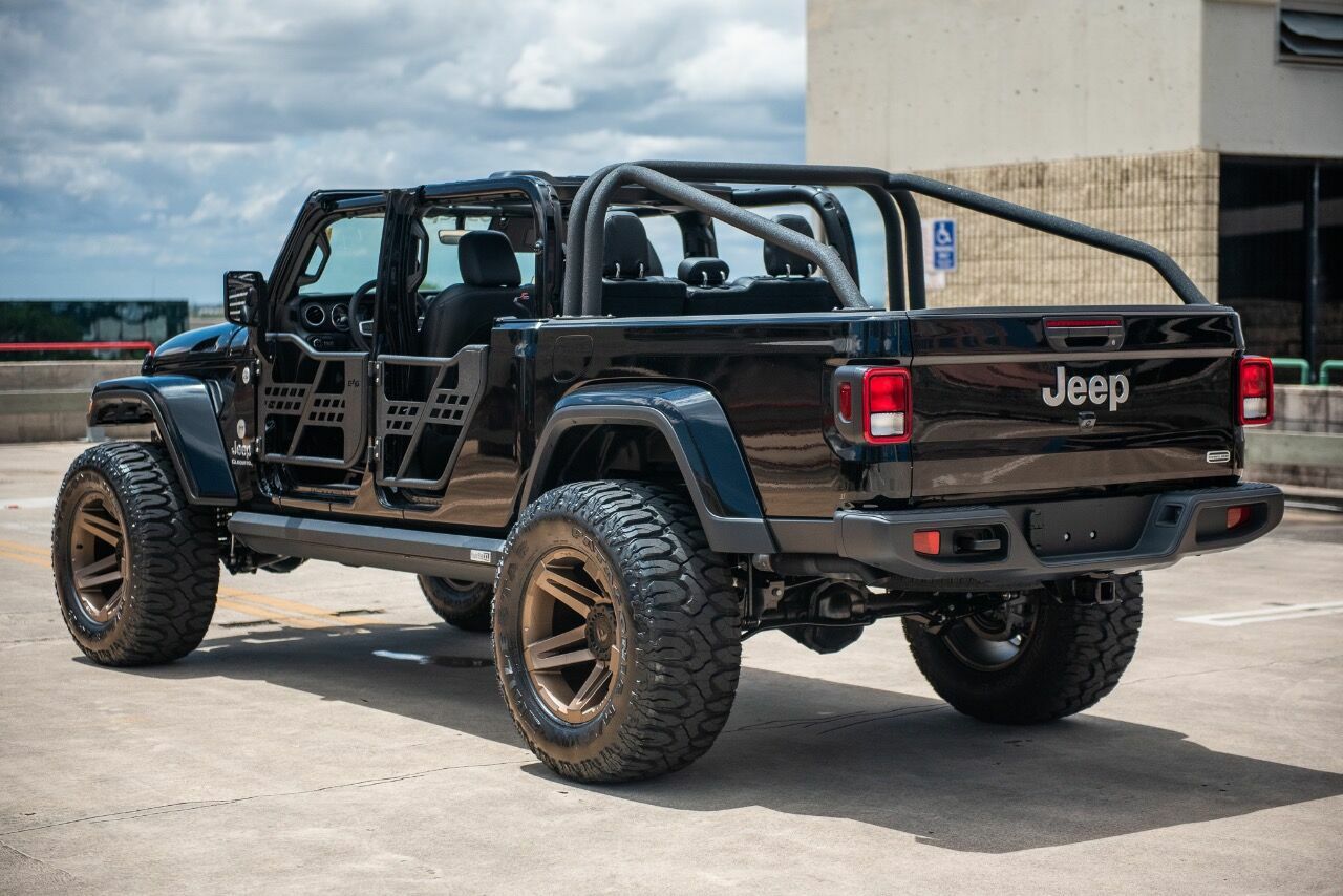 2022 Jeep Gladiator Custom Lifted Overland 4x4 4dr Crew Cab 5.0 Ft. Sb
