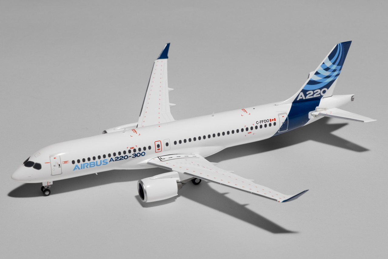 1/200　herpa　ボンバルディアCS300（エアバスA220） Air Baltic Airbus A220-300 (CS300 Bombardier) YL-CSB Herpa