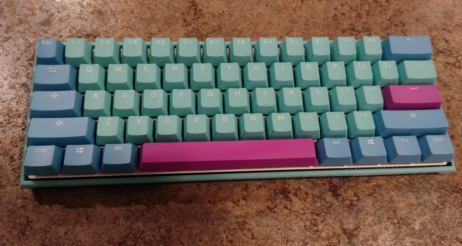 Ducky x MK Frozen Llama Mecha Mini v2 RGB LED 60% Double Ducky x MK Frozen Llama Mecha Mini v2 RGB LED 60% Double