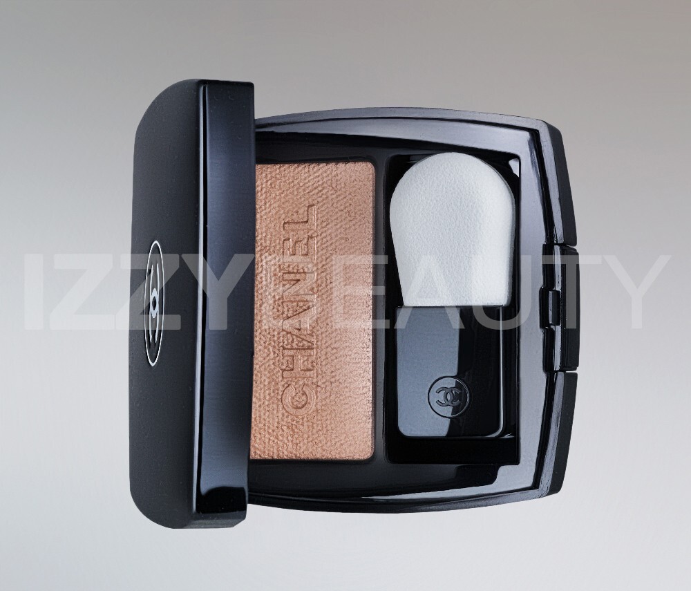 ✨CHANEL✨POUDRE LUMIÈRE28グラム新品未使用品✨ CHANEL POUDRE LUMIÉRE HIGHLIGHTING POWDER # 20 Warm Gold