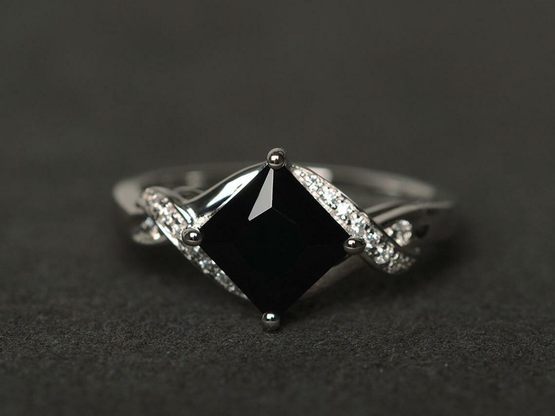 Gorgeous 4 ct Black Diamond Ring In Princess Cut Around With