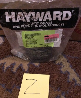 Hayward  Tank Fitting,  1-1/4'' Pipe Size,  FNPT x Socket Connection BEA1012CES