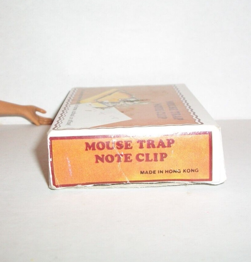 VINTAGE FAKE MOUSE TRAP SPRING ACTION NOTE CLIP WITH BOX MADE IN HONG KONG CUTE!