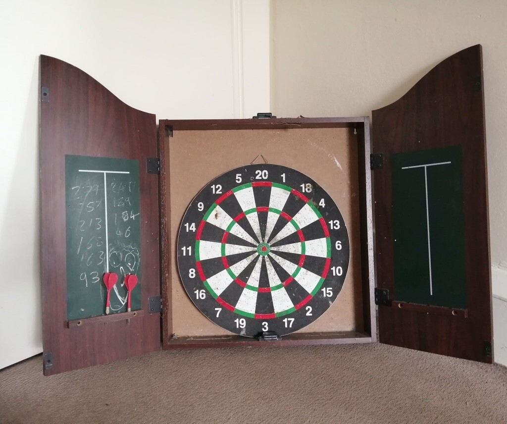 Dart Board in Painted Wooden Case / in Glasgow City Centre, Glasgow Gumtree
