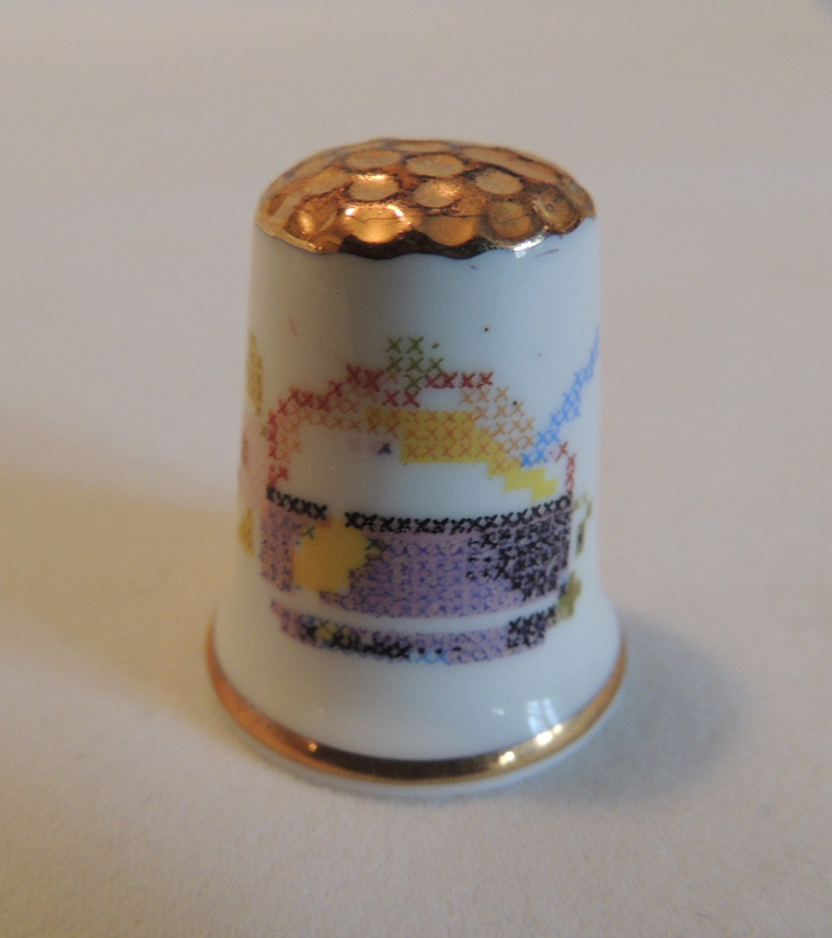 6 Vintage Fine Bone China Thimbles Lot.  All British Made.. From Auntie's Estate