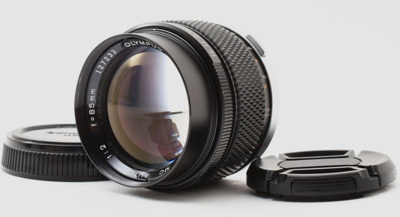 Exc+5] OLYMPUS OM SYSTEM ZUIKO MC AUTO-T 85mm F/2 MF Lens