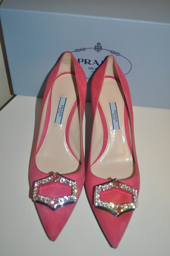 Pre-owned Prada $950+  Crystal Brooch Pointy Toe Pump 65 Heel Shoe Pink Suede 38.5 - 8